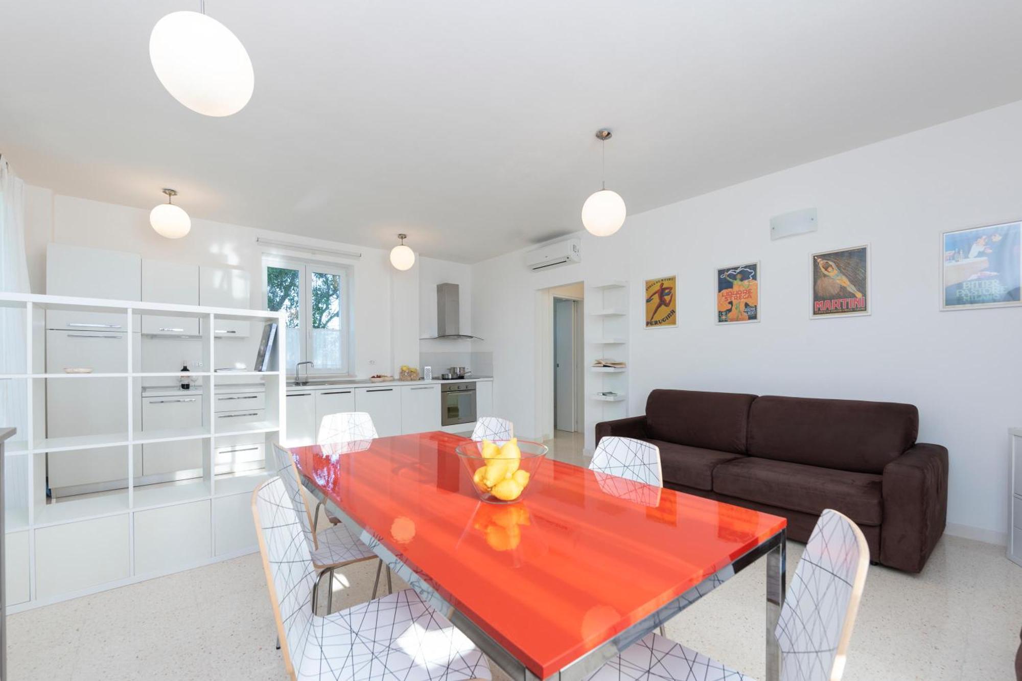 Deluxe One-Bedroom Apartment