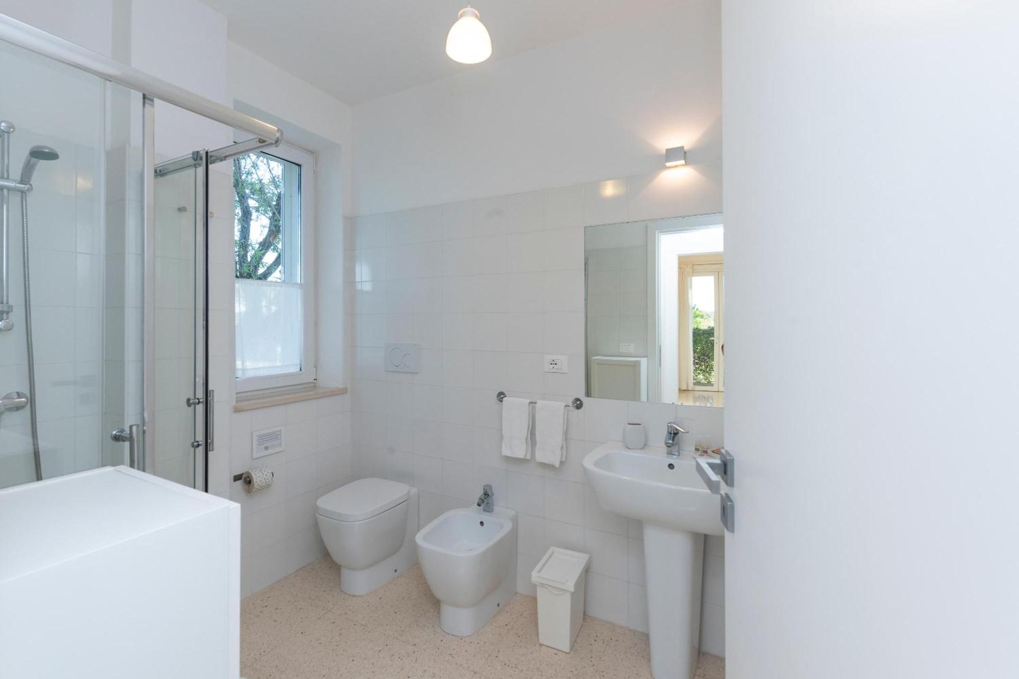Deluxe One-Bedroom Apartment